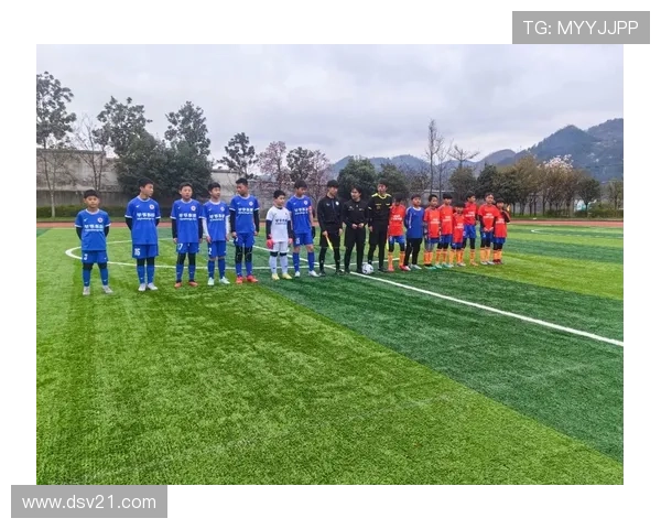 足球明星携手参与综艺节目展现球场外生活新面貌